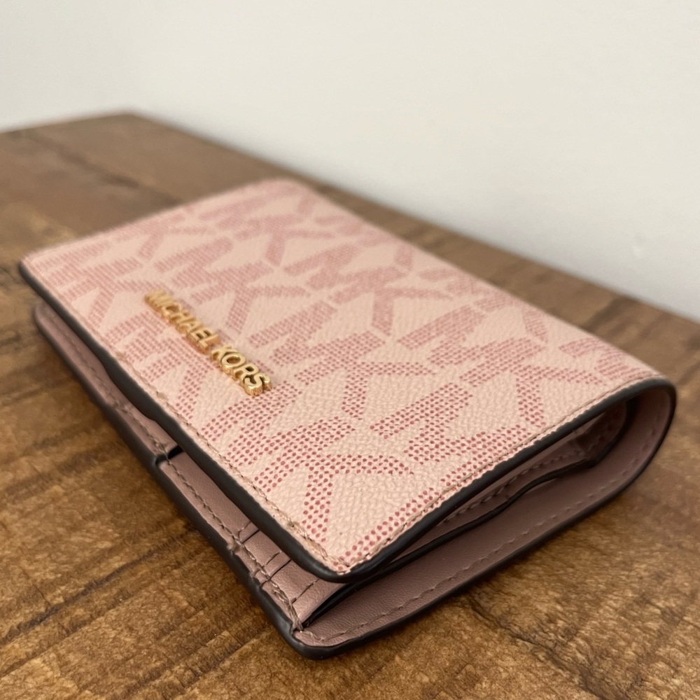 MK Wallet Pink